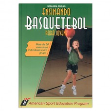 Ensinando basquetebol para jovens